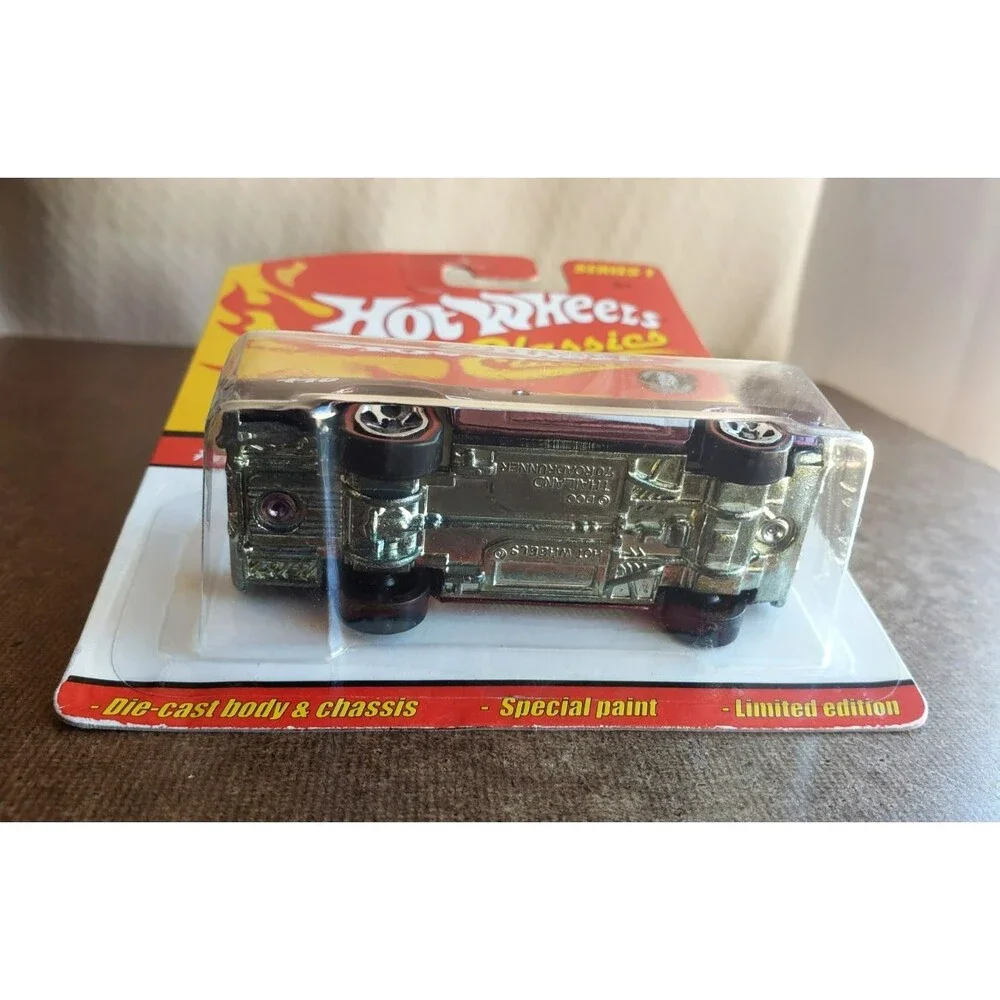 2005 Hot Wheel 1970 PLYMOUTH ROADRUNNER 440 Purple CLASSICS SERIES 1 REDLINE 5SP